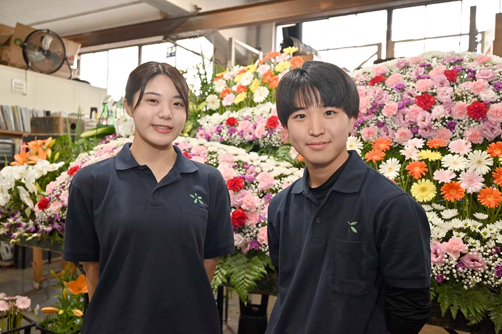 \先輩社員に聞く!入社のきっかけと職場のリアル/